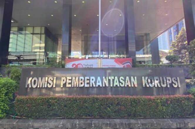 
					KPK Geledah Kantor BI, Ungkap Kasus Besar ?