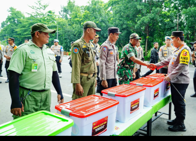 
					Libur Natal-Tahun Baru, Kapolri Tinjau Taman Safari Solo, Cek Kesiapan dan Pengamanan