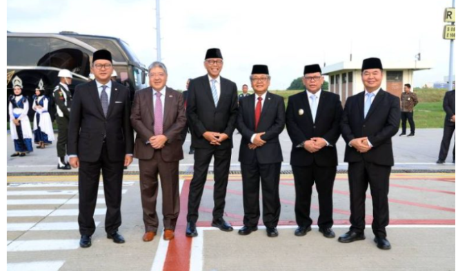 
					Pj Gubernur Banten A Damenta Sambut Kedatangan PM Jepang Shigeru Ishiba