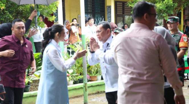 
					PJ Gubernur Banten Dampingi Istri Wapres Sosialisasi Makan Sehat dan bergizi di Kota Serang