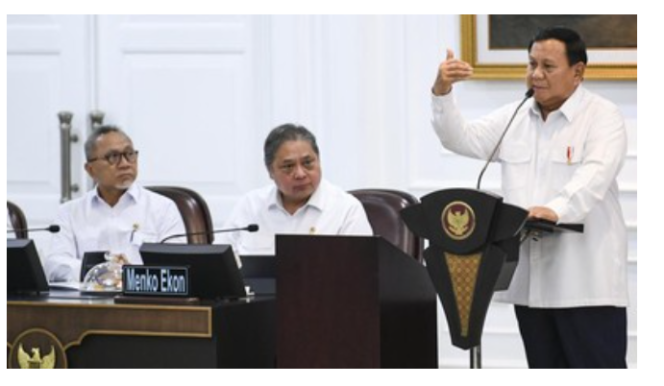
					Prabowo Mau Hemat APBN Rp306 T dari Pangkas Anggaran K/L hingga Pemda
