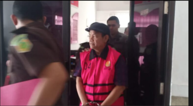 
					Diduga Korupsi Sebesar 521 Juta Dana Hibah KONI Eks Ketua KONI Ditetapkan Tersangka Oleh Polres Muaro Jambi
