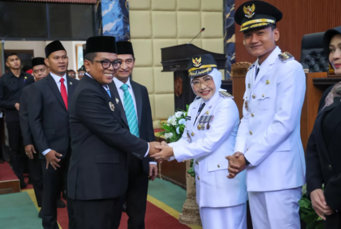 
					Gubernur Andra Soni Minta Bupati dan Wakil Bupati Pandeglang Adil dan Tidak Korupsi