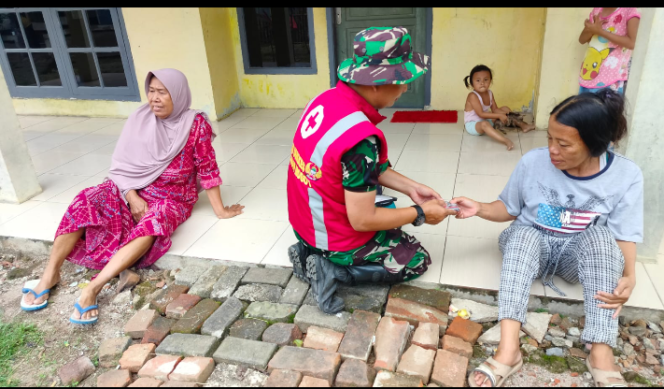 
					Tim Kesehatan Satgas TMMD Ke-123 Berikan Pelayanan Kesehatan Gratis