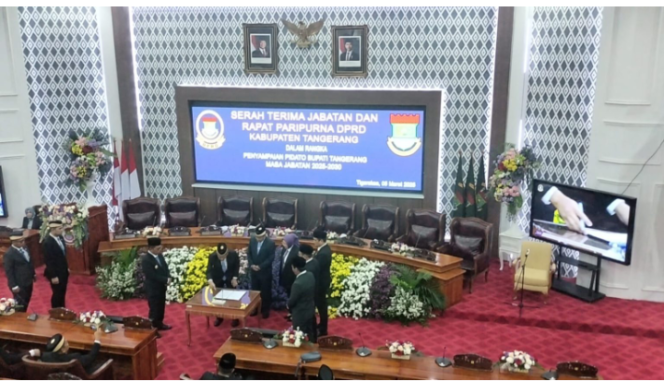 
					Sah, Maesyal – Intan Jabat Bupati dan Wabup Tangerang