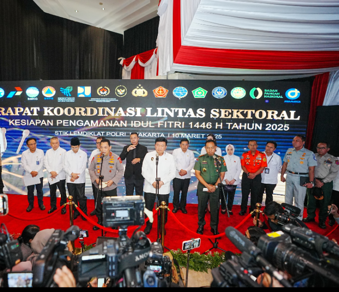 
					Kapolri Paparkan Persiapan dan Kesiapan Pengamanan Lebaran 2025 ke Menko Polkam