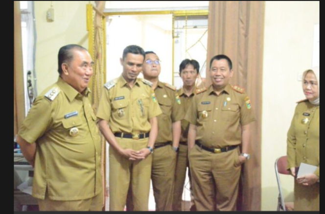 
					Bupati dan Wakil Bupati Tanggamus Moh. Saleh Asnawi – Agus Suranto melakukan Inspeksi Mendadak (Sidak) pada sejumlah OPD