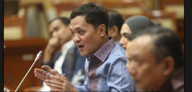 
					Ketua Komisi III DPR RI Bantah Isu Penghapusan SKCK: Hoaks dan Tidak Berdasar
