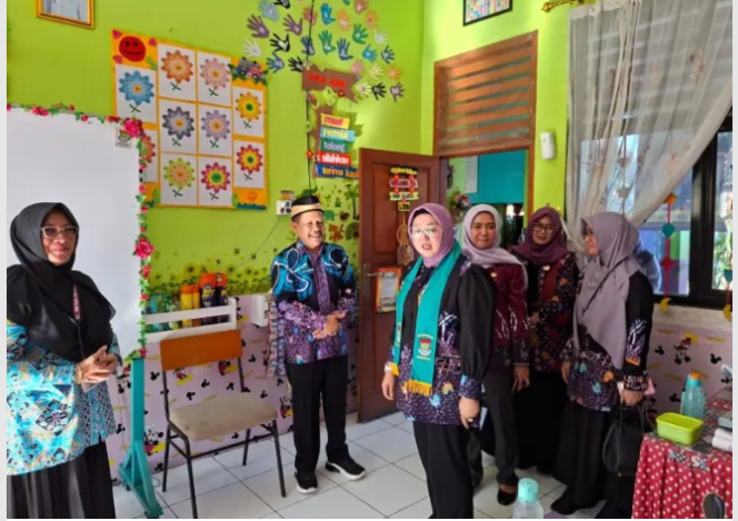 
					Wabup Intan Nurul Hikmah Ingatkan Peran Guru Sebagai Orang Tua di Sekolah