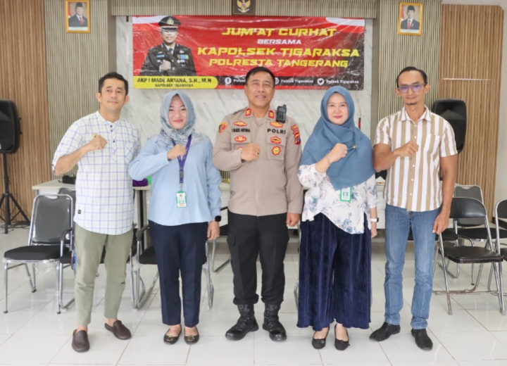 Foto Kapolsek Tigaraksa, AKP I Made Artana, SH, MH, yang memimpin langsung kegiatan tersebut, menyampaikan bahwa program ini merupakan instruksi langsung dari Kapolresta Tangerang Kombes Pol Baktiar Joko Mujiono sebagai bagian dari pendekatan humanis Polri terhadap masyarakat. (Foto: Mantv7.id)