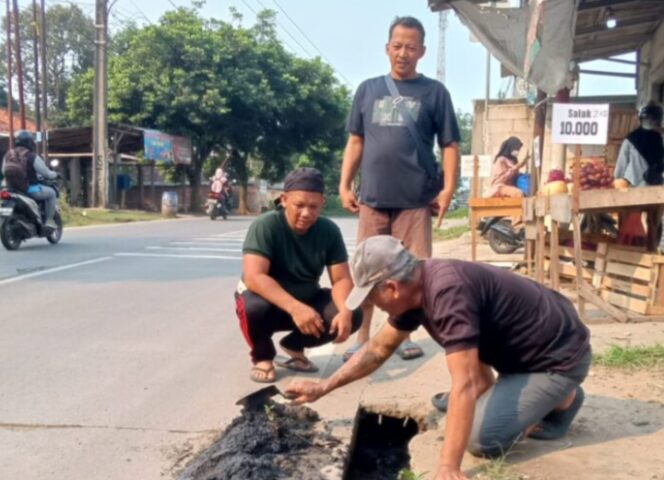 
					Foto drainase Desa Pete, Kecamatan Tigaraksa, Kabupaten Tangerang, kembali jadi headline bukan karena prestasi, tetapi karena genangan air yang tak kunjung surut. (Foto: IST. Mantv7.id)