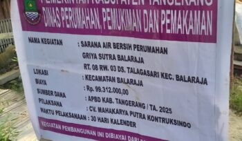 Papan proyek Proyek Air Bersih di Griya Sutra Balaraja Tidak Sesuai Prosedur: Warga Pertanyakan Pengawasan. (Foto: Mantv7.id)