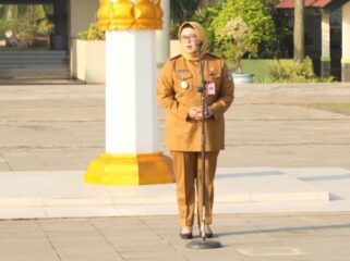 Foto Wakil Bupati Kabupaten Tangerang Intan Nurul Hikmah Apel Pagi, Minta ASN Bersinergi Soal Pengelolaan Sampah dan Pelayanan Publik. (Foto: IST. Mantv7.id)