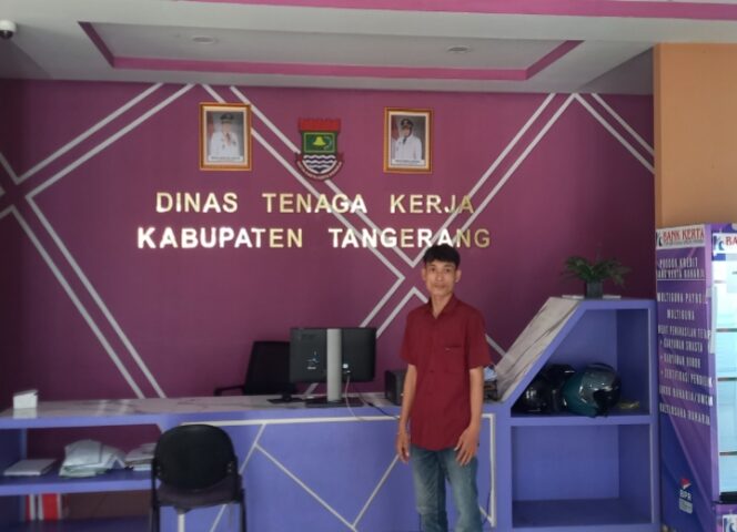 
					Foto Dedy Kurniawan Humas DPD YLPK PERARI Banten mengantarkan surat klarifikasi terkait perusahaan yang memberikan upah dibawah UMR. (Foto: Mantv7.id)