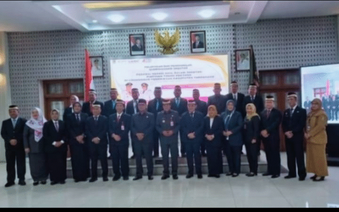 
					Lantik 15 Pimpinan Tinggi Pratama, Bupati Tangerang Tekankan Integritas dan Profesionalisme ASN
